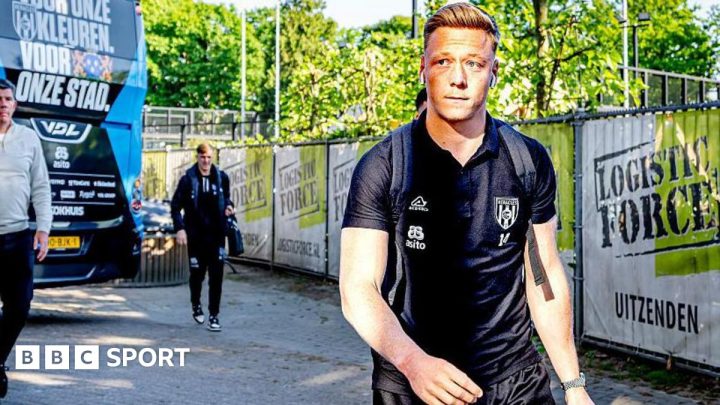 Brian De Keersmaecker: Oxford United sign Belgian midfielder