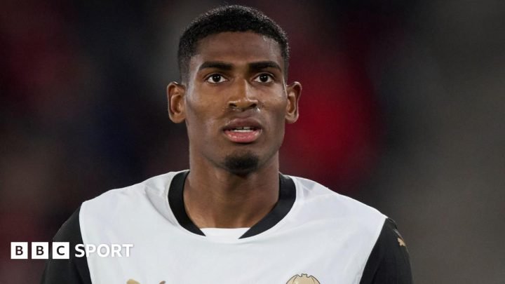 Cristhian Mosquera to join Arsenal in Singapore to seal move
