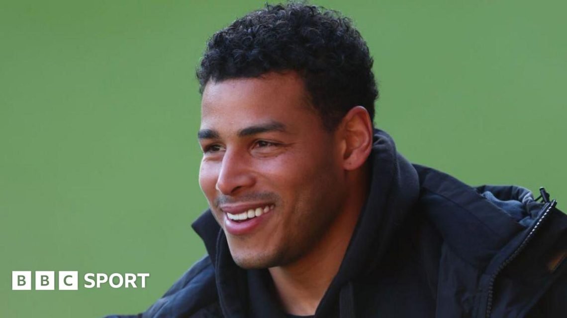 Onel Hernandez: Charlton Athletic sign Cuban international on short-term deal Onel Hernandez: Charlton Athletic sign Cuban international on short-term deal
