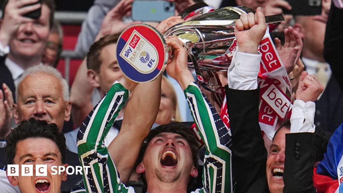Tommy Smith: Play-off winning striker against eight team proposal Tommy Smith: Play-off winning striker against eight team proposal