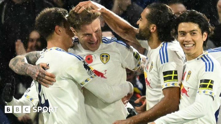 Leeds 2-1 West Ham: Hosts return to winning ways against dismal West Ham