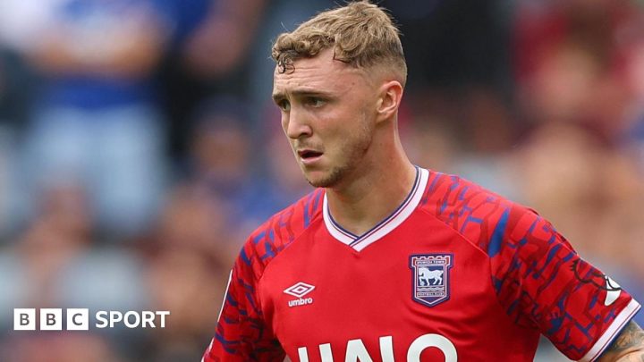 Jack Taylor: Ipswich Town midfielder signs new three-year deal