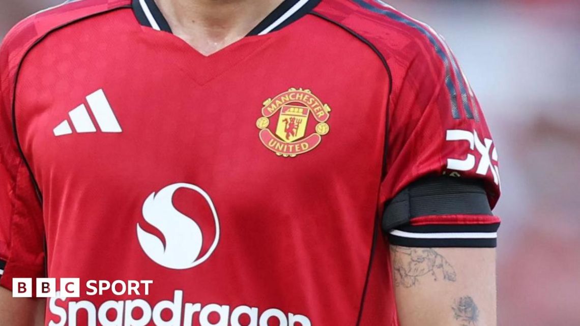 Premier League: Man United & Man City to pay tribute to synagogue attack victims Premier League: Man United & Man City to pay tribute to synagogue attack victims