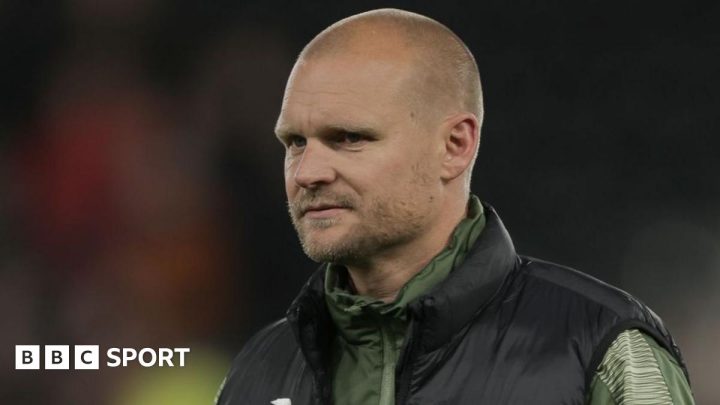Norwich City: Beleaguered Liam Manning vows to battle on