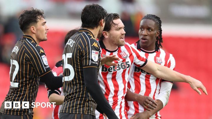 Stoke City: BBC Radio Stoke’s Mark Elliott on Potters’ loss to Hull