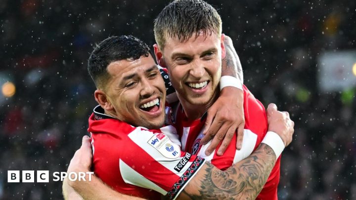 Sheffield United 4-0 Stoke City: In-form hosts rout out of form Potters