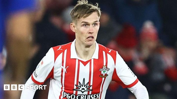 Cameron Bragg: Southampton midfielder extends contract until 2027