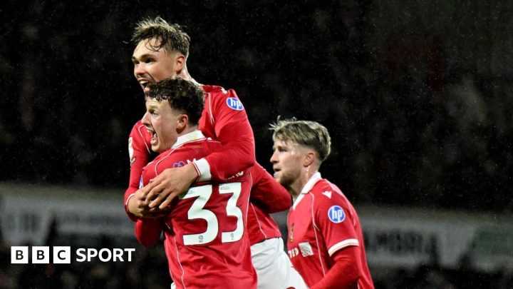 Wrexham 1-1 Blackburn Rovers: Late Max Cleworth goal earns hosts a point