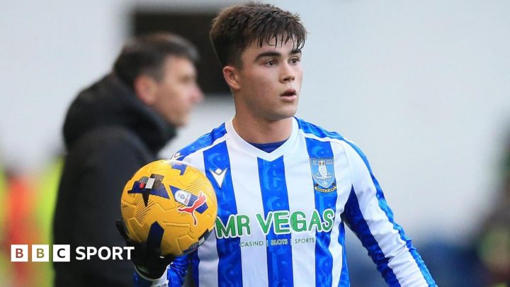 Harry Amass: Manchester United defender close to Norwich loan move