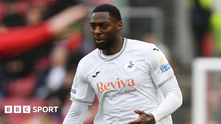 Ricardo Santos: Swansea City defender close to Reading move