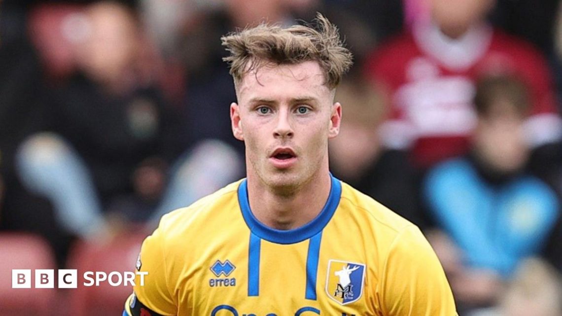 Jamie McDonnell: Oxford United sign Nottingham Forest midfielder Jamie McDonnell: Oxford United sign Nottingham Forest midfielder