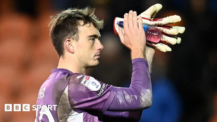 Harry Tyrer: Cardiff to sign Everton keeper once embargo lifted
