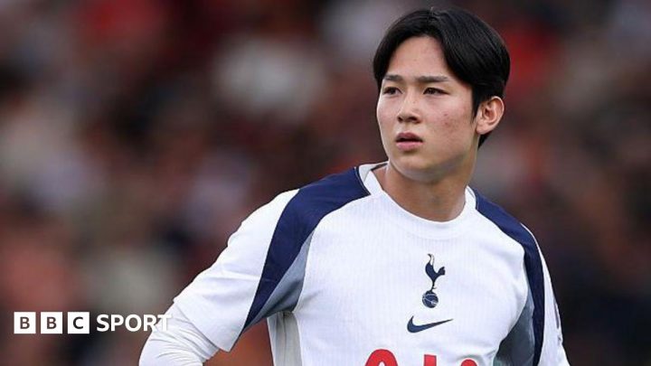 Yang Min-hyeok: Tottenham winger joins Championship leaders Coventry City on loan