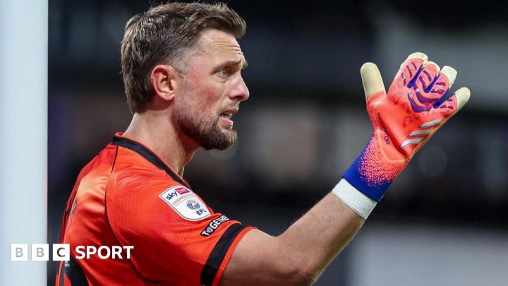 Ben Hamer: QPR goalkeeper extends short-term deal