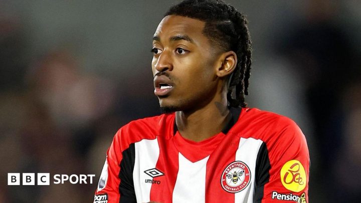 Paris Maghoma: Brentford midfielder joins Norwich City