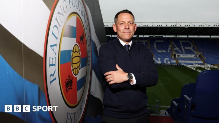 Leam Richardson: Reading boss distances himself from Blackburn move