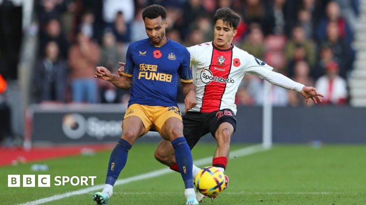 Juan Larios: Southampton defender Larios completes loan to Real Zaragoza