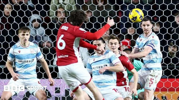 Bristol City 2-2 Wrexham: Max Bird’s late stunner earns Robins a point against Red Dragons