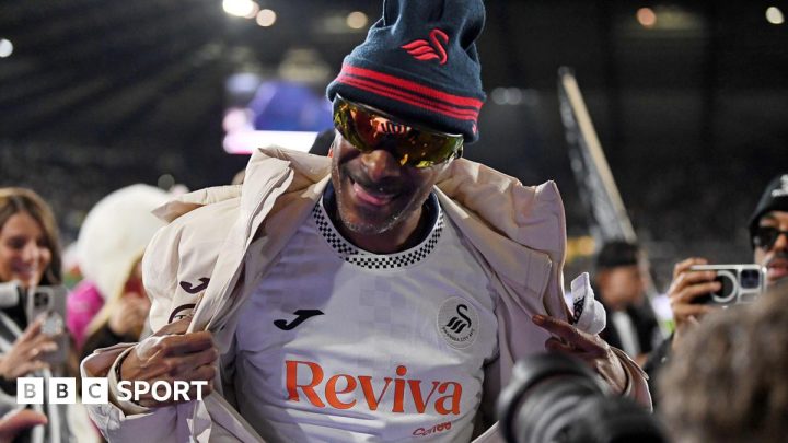 Snoop Dogg’s surreal Swansea visit heralds late drama in Preston draw