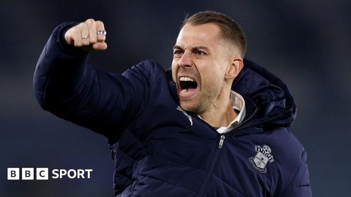 Tonda Eckert: Southampton boss wins Championship manager of the month award