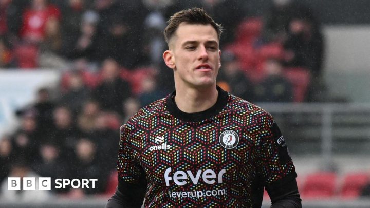 Radek Vitek: Bristol City head coach would love on-loan Manchester United goalkeeper to stay