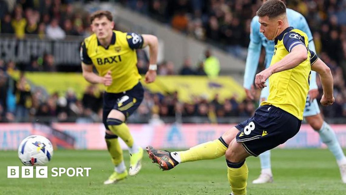 Oxford United 1-1 Hull City: U’s hold Tigers but remain in relegation zone Oxford United 1-1 Hull City: U’s hold Tigers but remain in relegation zone