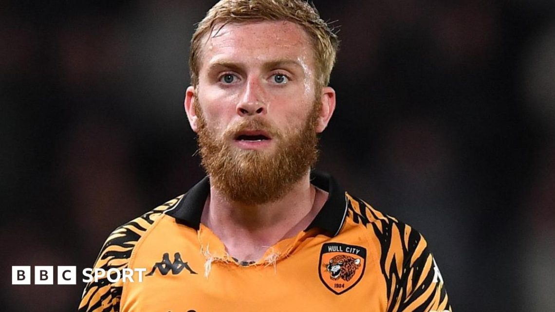Hull City: Oli McBurnie calls on Hull to secure play-off spot Hull City: Oli McBurnie calls on Hull to secure play-off spot