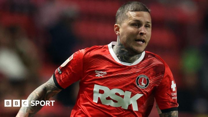 Lyndon Dykes: Charlton Athletic offer Scotland striker new deal