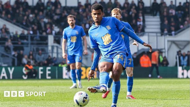Jhon Solis: Birmingham City sign Girona midfielder on four-year deal