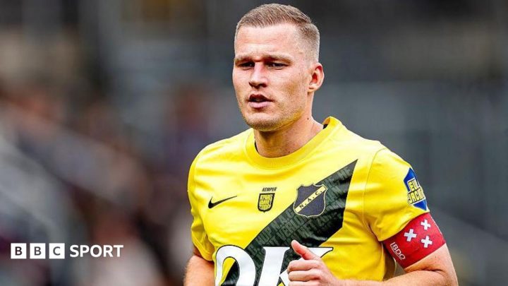 QPR: Championship club sign Dutch left-back Boy Kemper