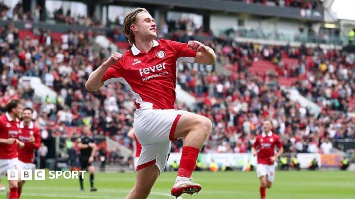 Sam Bell: Bristol City striker signs new three-year contract