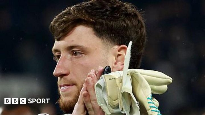 Burnley: Clarets sign French goalkeeper Coudert from Brest