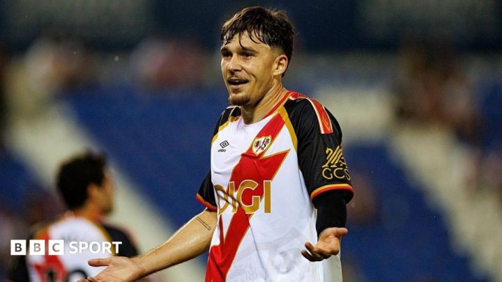 Fulham in talks for Rayo Vallecano defender Andrei Ratiu