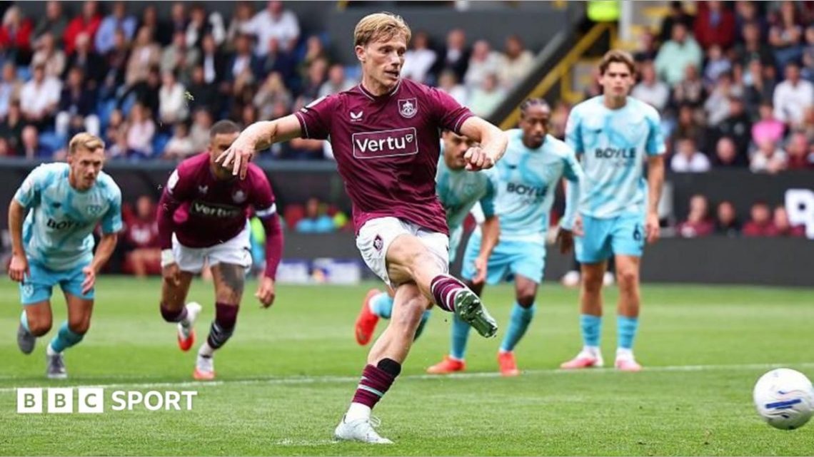 Burnley 2-2 West Ham – Clarets fight back to draw in Championship Burnley 2-2 West Ham – Clarets fight back to draw in Championship