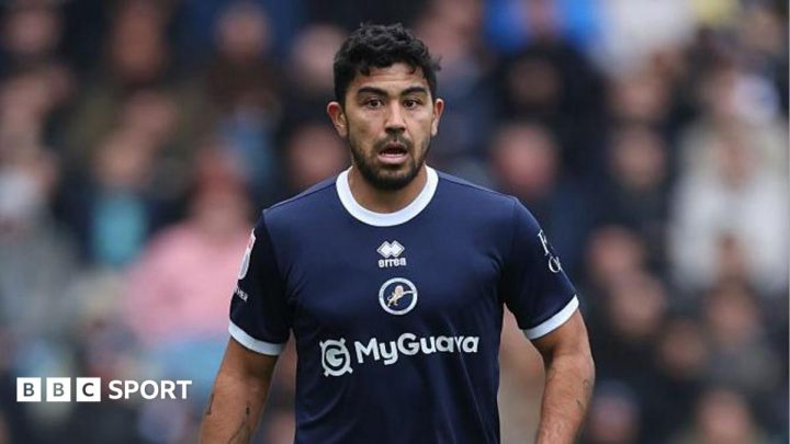 Massimo Luongo: Midfielder re-signs for Millwall on one-year deal