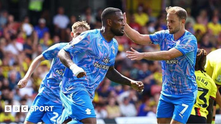 Cyle Larin is best Championship striker, says Southampton boss Tonda Eckert