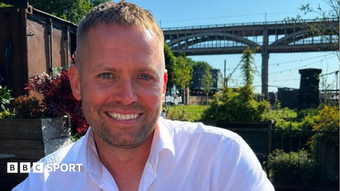 Man Utd pay tribute to ‘proud Red’ crash death officer