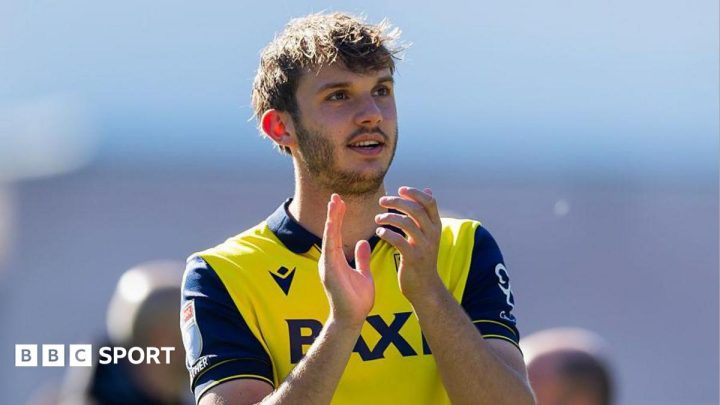 Stanley Mills: Oxford United winger will join Preston in January