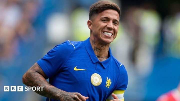 Enzo Fernandez transfer news: Man City agree fee of £125m for Chelsea midfielder