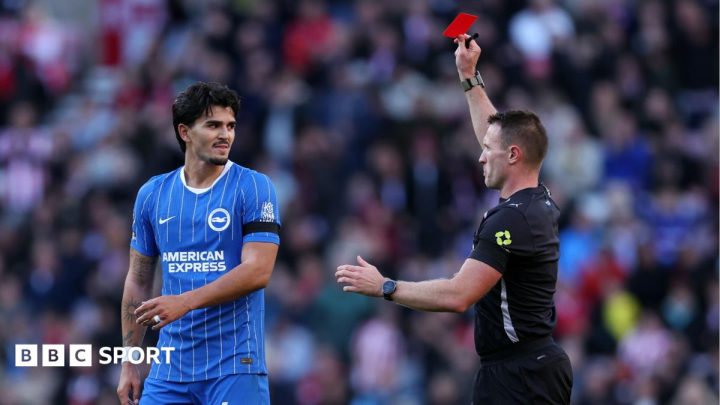 Sunderland 0-2 Brighton: Seagulls win despite controversial red card