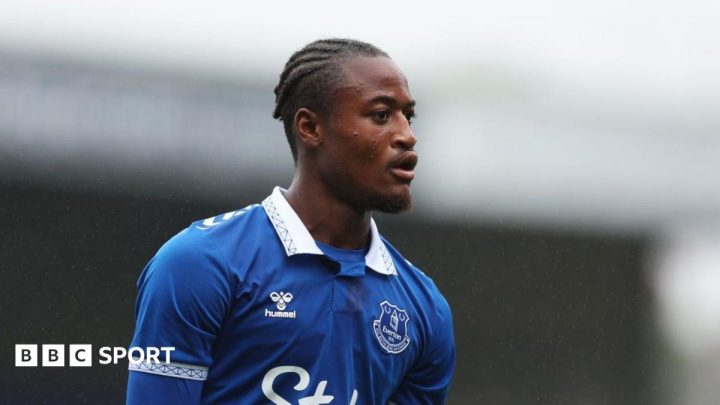 Martin Sherif: Everton forward fined for breaching betting rules